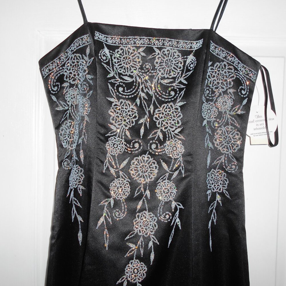 Formal Dress  Full Length Teen Size 13 Black & White